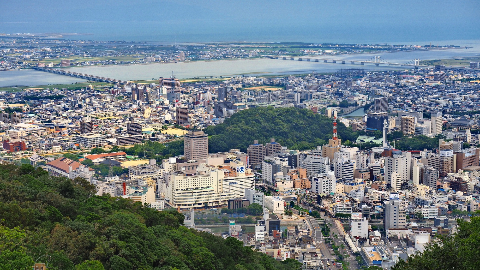 眉山から眺めた徳島市中心部の風景